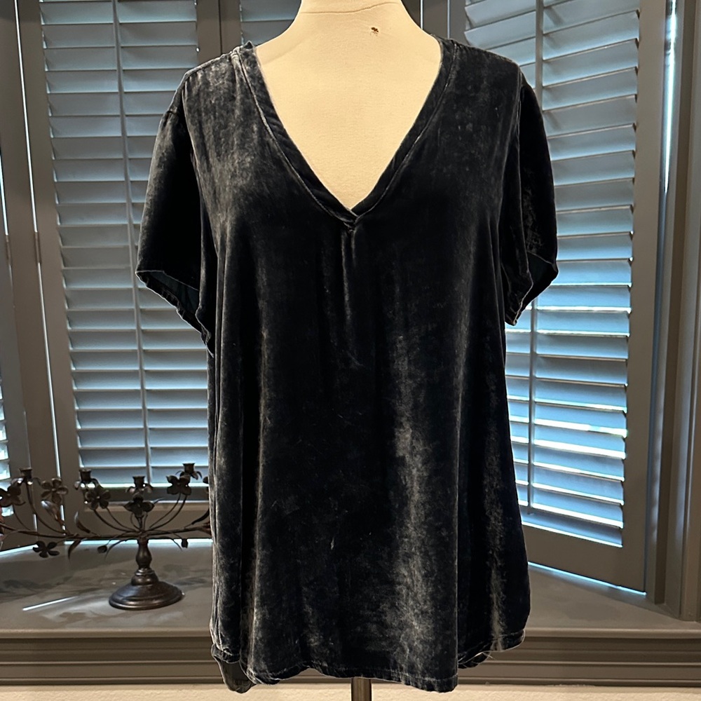 Elegant Black Velvet Women's Top